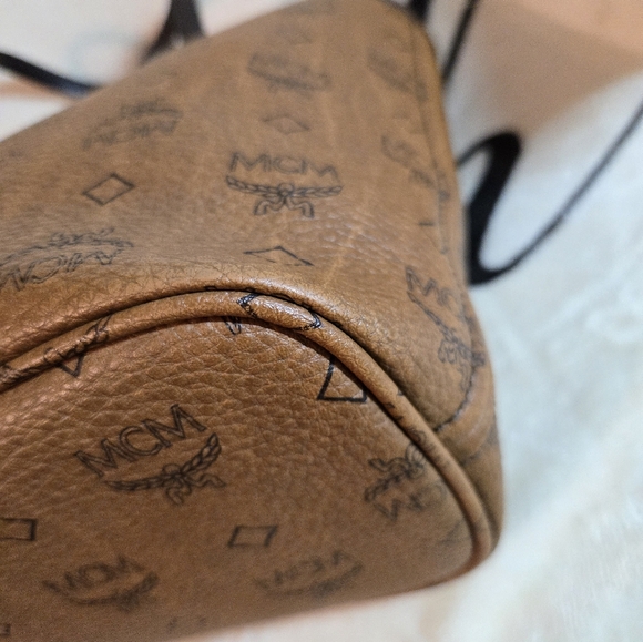 💯 Authentic Limited Edition MCM Tote (Small) - Picture 7 of 13